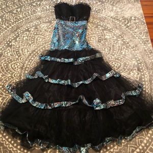 Party time Quinceanera/Prom Dress size 4 Strapless